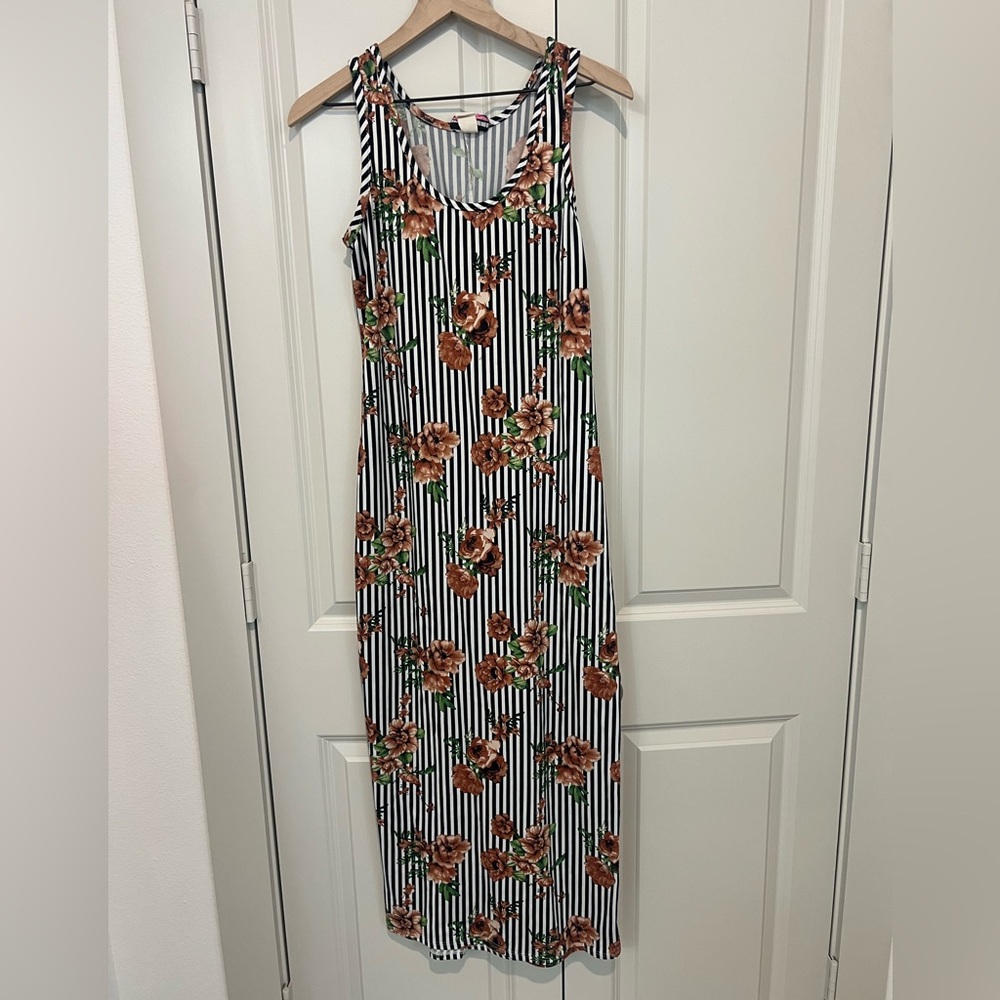 Black and White Floral Maxi Dress